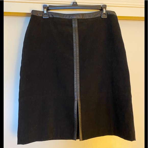 Vintage Black Faux Suede With Leather Trim Skirt by Casual Corner Annex. SZ 12 - Picture 1 of 8